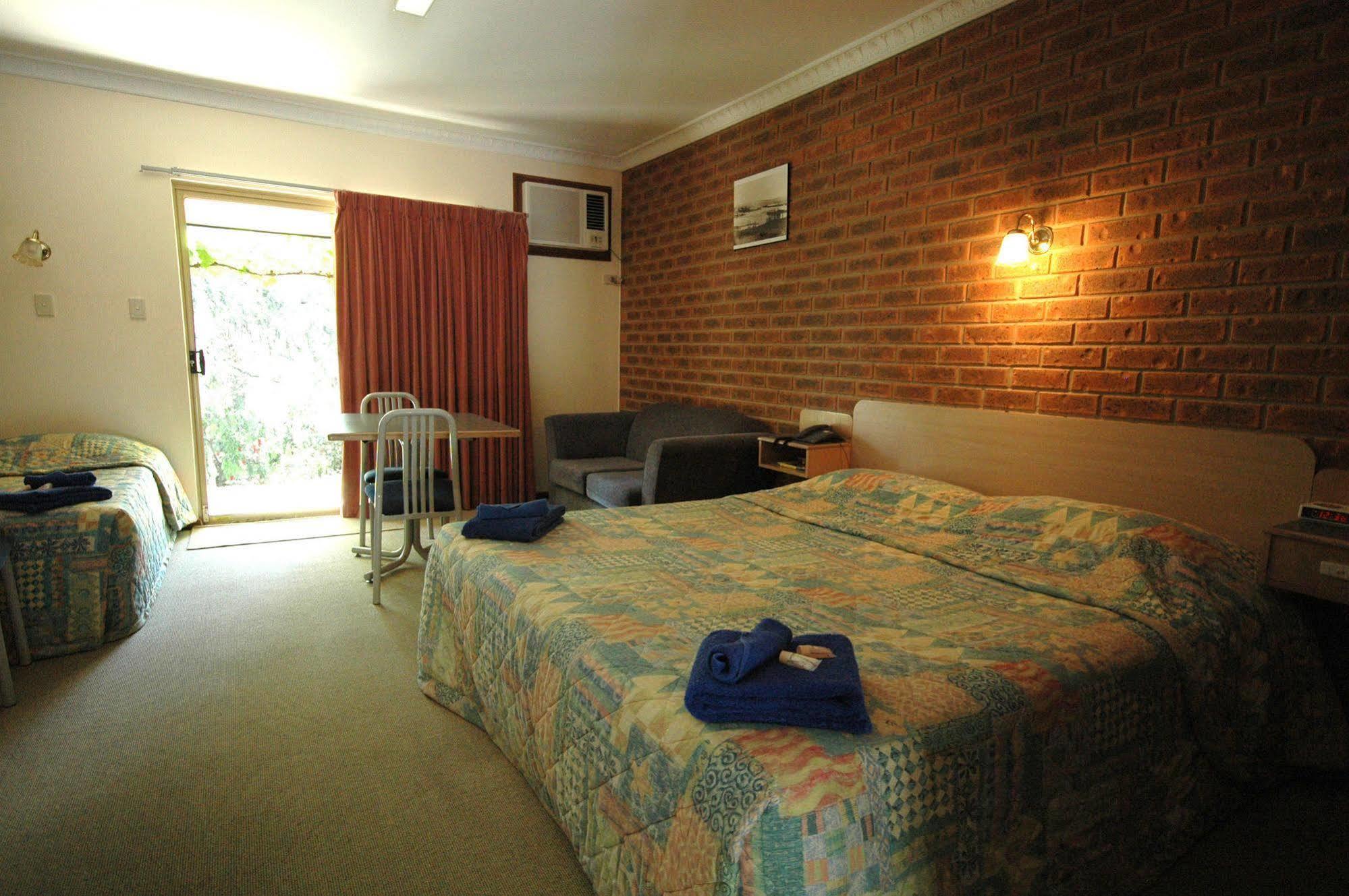 Burra Motor Inn Zimmer foto
